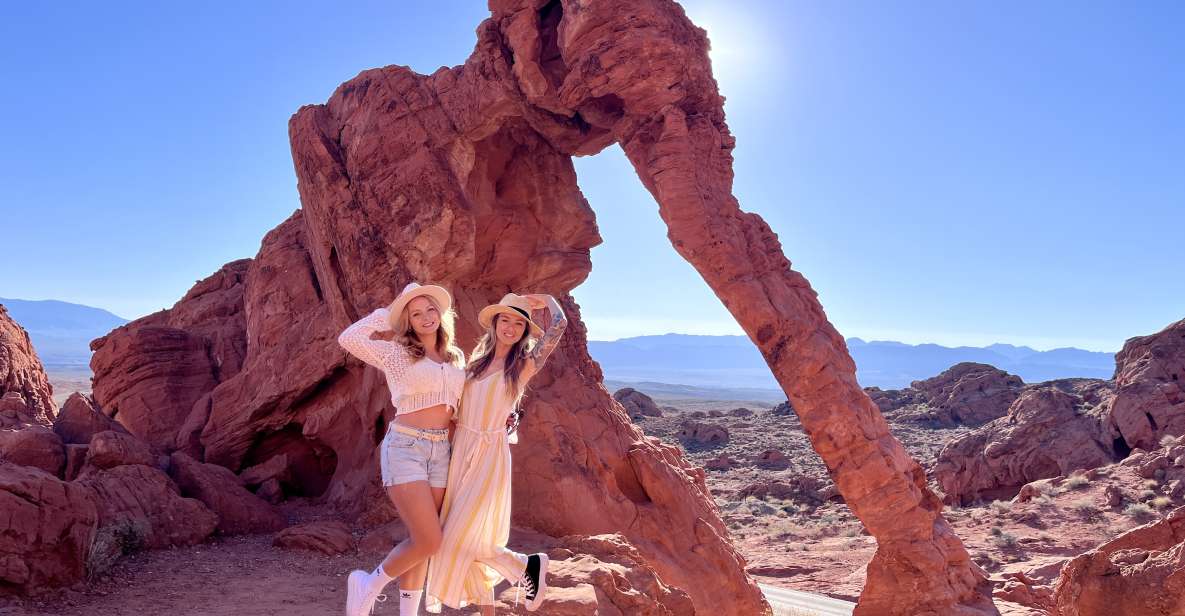 Las Vegas: Valley of Fire and Seven Magic Mountains Day Trip - Seven Magic Mountains