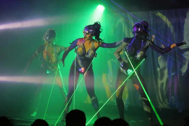 Las Vegas: X Rocks at Horseshoe Las Vegas - Who should consider "X Rocks"?