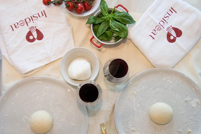 Last Lap! 1h Pizza Class in Rome - Convenient Location