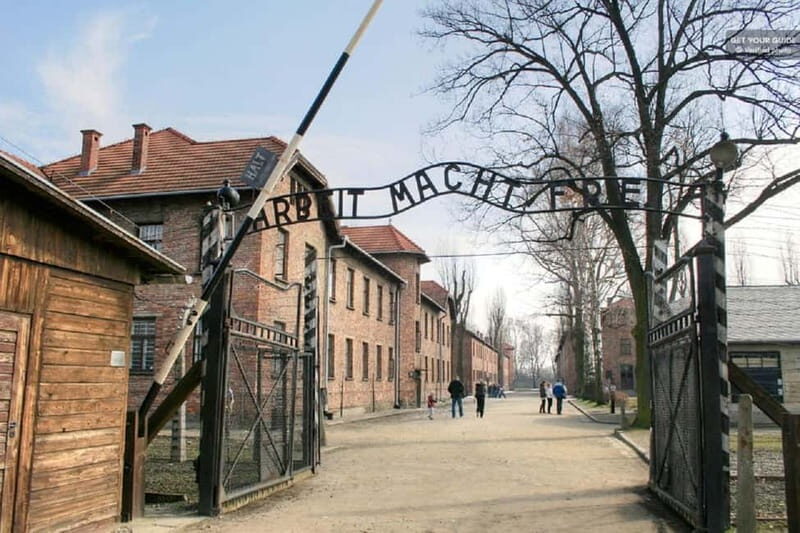 Last Tickets From Krakow: Auschwitz-Birkenau Guided Tour - Detailed Breakdown of the Itinerary