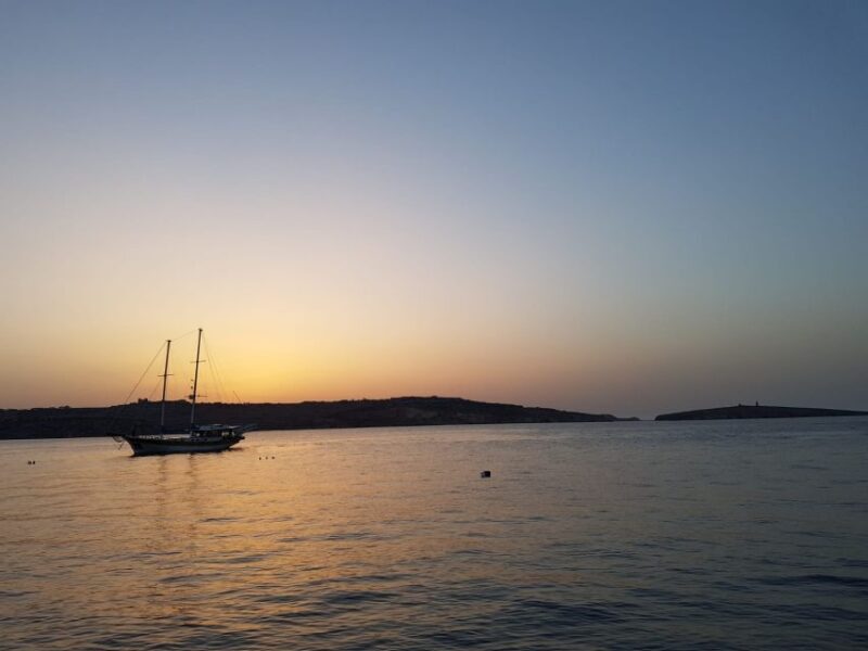 Late afternoon cruise to the Blue Lagoon and seacaves - Who Would Love This Experience?