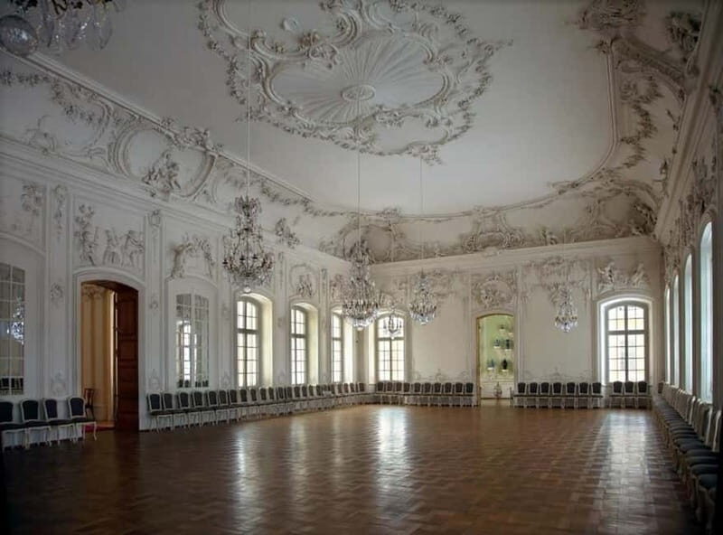 Latvian Palace and Medieval Castle Private Trip - Logistics and Practicalities