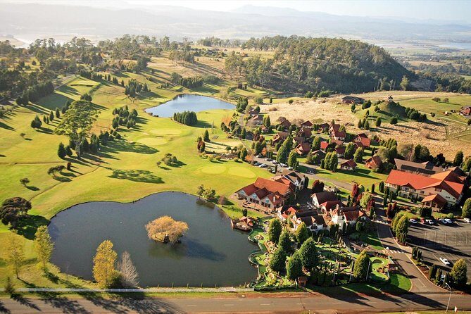 Launceston Private Charter Service (3 days in advance - Stop 1: Tamar Valley and Bird Hide – Nature’s Quiet Beauty