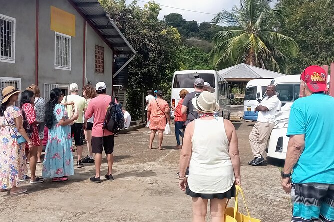 Lauras Herb & Spice Garden Tour. - Requirements and Recommendations