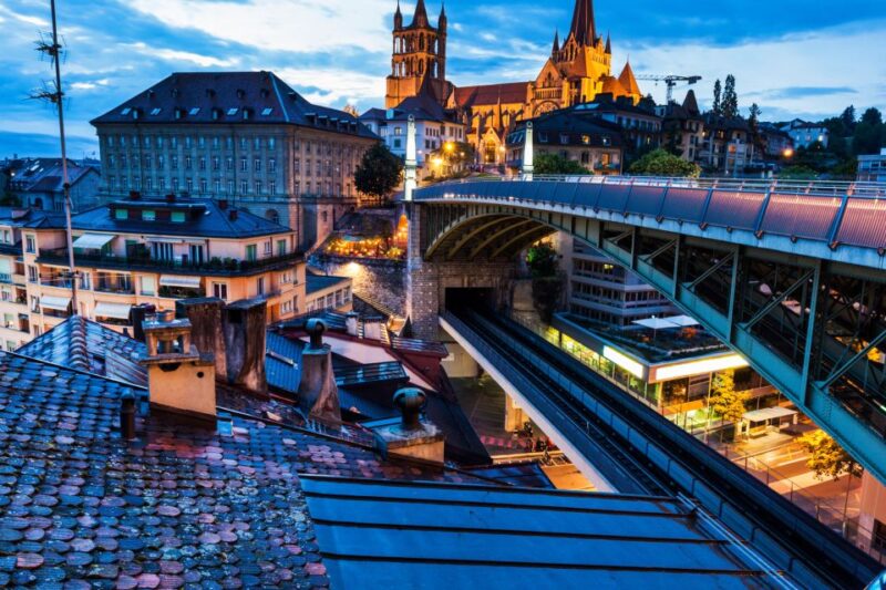 Lausanne: First Discovery Walk and Reading Walking Tour - Itinerary Details