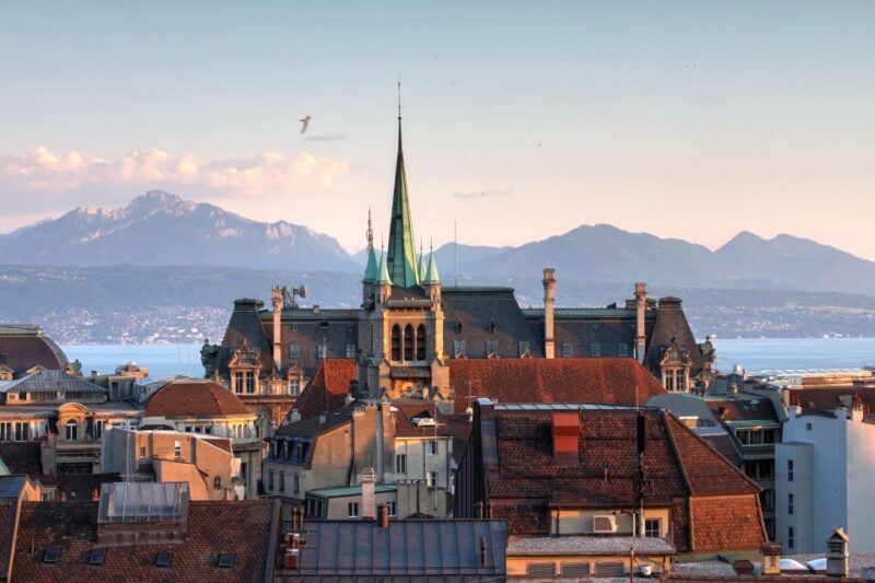 Lausanne: First Discovery Walk and Reading Walking Tour - App Navigation Guide