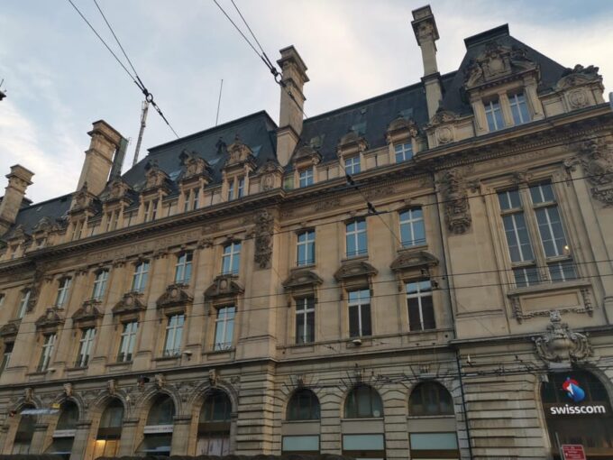 Lausanne: Old Town Guided Walking Tour - Strolling Through Old Town Streets