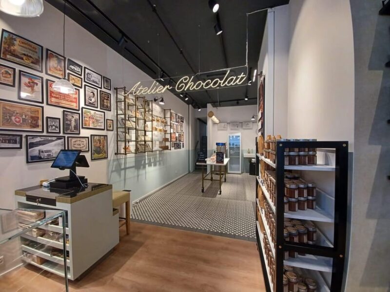 Lausanne: Private Chocolate and History Tour - Discovering Swiss Chocolate History