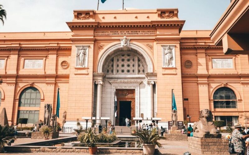 Layover Tour to Pyramids, the Museum, Bazaar and Light Show - Transportation Details