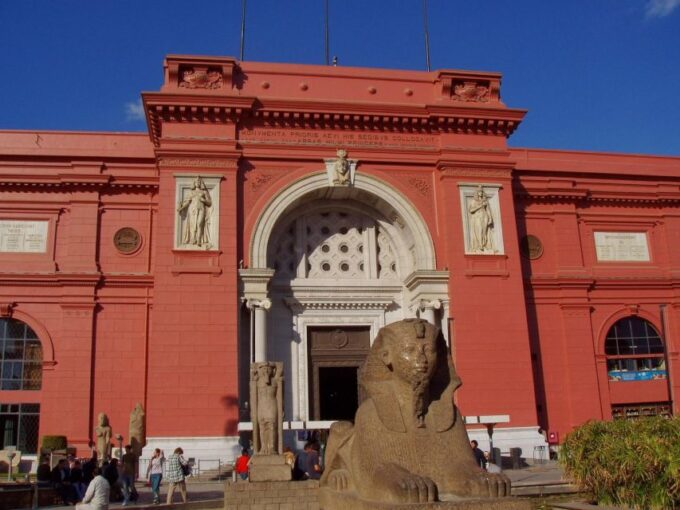 Layover Tour to Pyramids, the Museum, Bazaar and Light Show - Inclusions and Exclusions