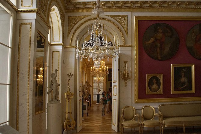 Lazienki Park + Museum of King Jan IIIS Palace at Wilanow:Small Group /Pick-Up/ - Exploring Lazienki Park