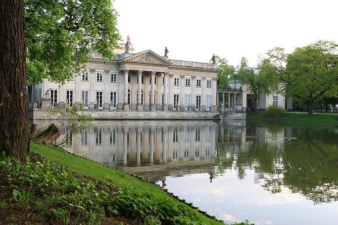 Lazienki Park : VERY SMALL GROUP TOUR /inc. Pick-up/ - Discover Myślewicki Palace