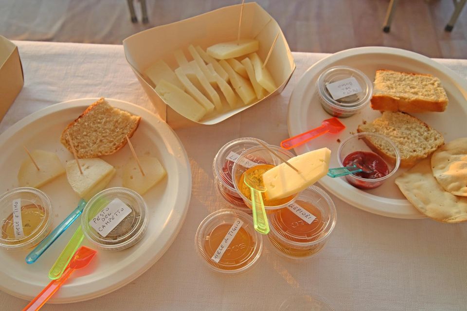Lazise: Horse Carriage Tour With Tasting of Local Products - Picnic Setting Details