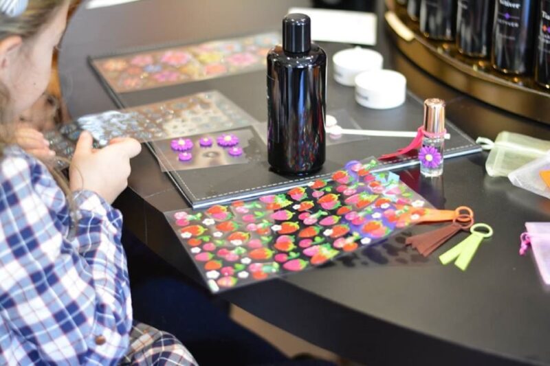 Le Petit Parfumeur: Perfume Creation Children in Grasse - Ask Away