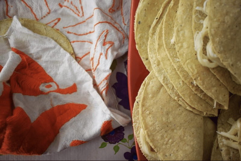 Learn to Cook Mexican Salsas - A Closer Look at the Experience