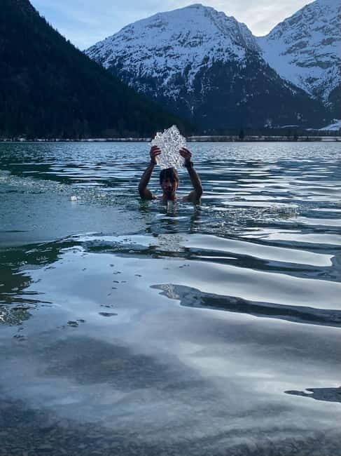 Leave your comfort Zone: Ice bathing in the mountain lake - An Introduction to Ice Bathing in Austria’s Alps