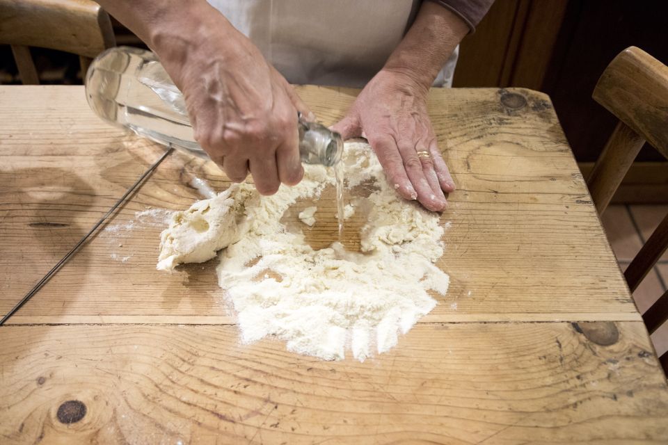 Lecce: Pasta & Tiramisu Cooking Class at a Locals Home - Pasta-Making Class Details