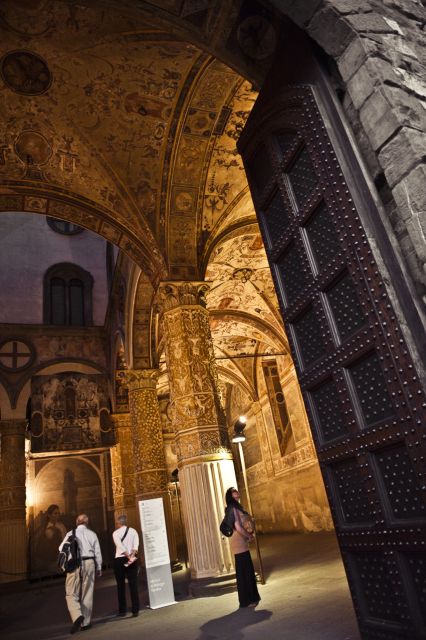 Legends of Florence: Exclusive Walking Tour by Night - Key Points