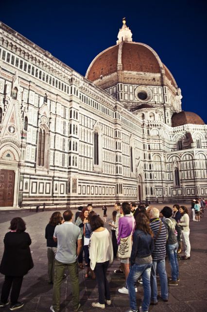 Legends of Florence: Exclusive Walking Tour by Night - Itinerary