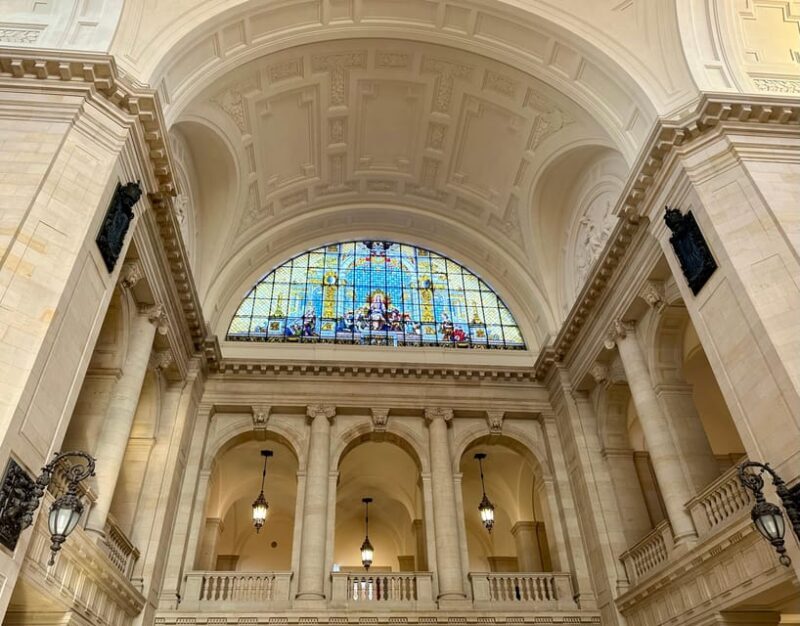 Leipzig: Guided tour of the Federal Administrative Court - Inside the Historic Courtrooms and Presidential Apartment