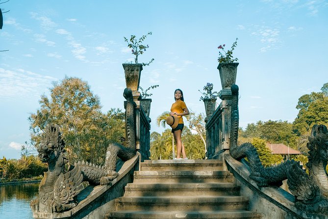 Lempuyang Temple Heavens Gate, Tirta Gangga & Exotic Waterfall - Pickup and Meeting Information