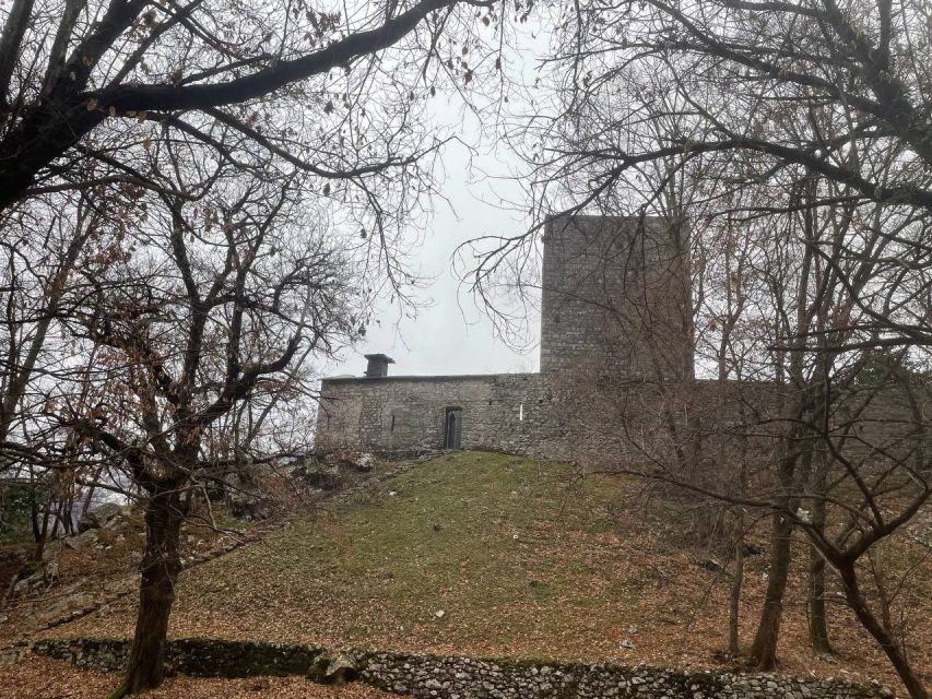 Lenno: Private Guided Hike to Torre Del Soccorso - Ascent to the Sacro Monte