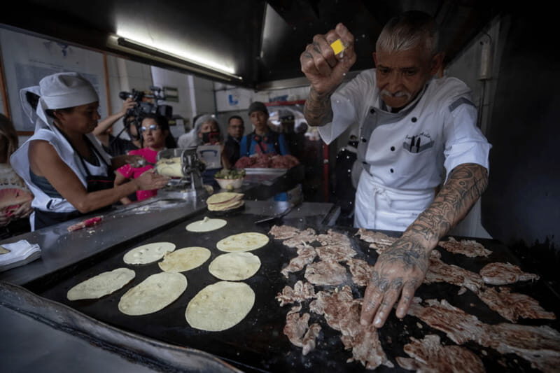 León: Authentic Culinary Tour with Unlimited Tacos - Who Should Consider This Tour?