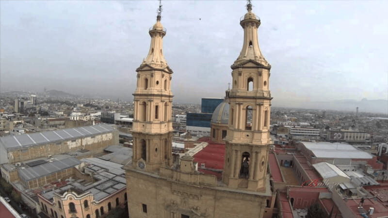 Leon: City Center Guided Tour with Nieve de Garrafa Tasting - Exploring León: What to Expect