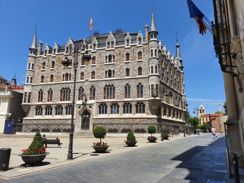 León, Gaudí and Modernism - Modernist Architecture in León