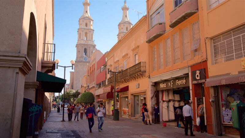 Leon: Las Esmeraldas de León Guided Tour - Exploring León: A City of "Emeralds" and Leather