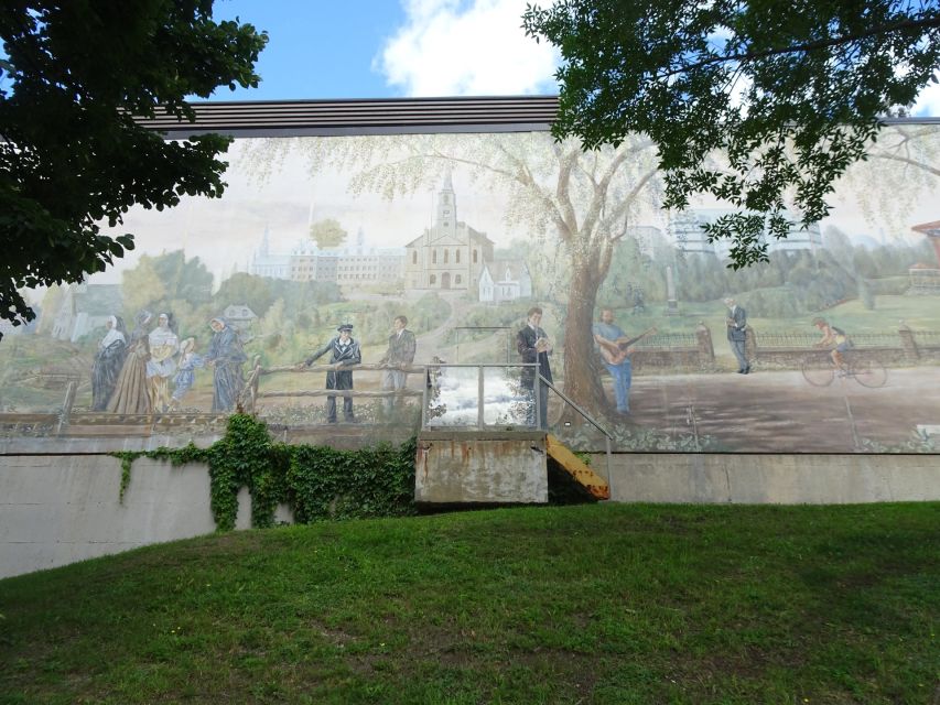 Lévis Self-Guided Walking Tour and Scavenger Hunt - Key Points