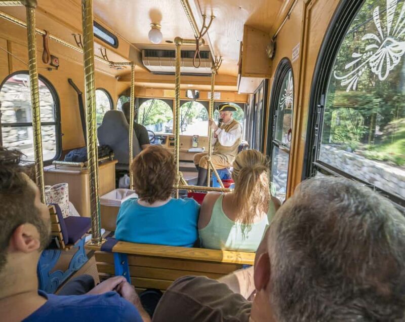 Lexington: Liberty Ride Trolley Tour with Guide - The Authentic Experience: Guides in Period Dress
