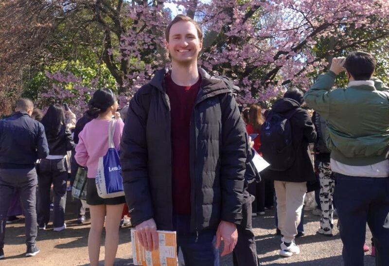 Licensed Guide Shinjuku Dramatic Tour Day Time - Participant Restrictions