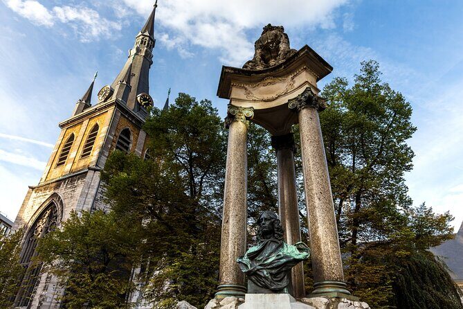 Liege Scavenger Hunt and Best Landmarks Self-Guided Tour - Detailed Breakdown of the Tour