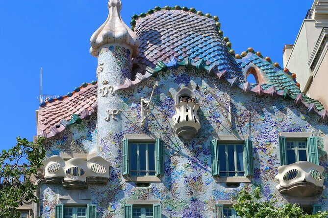 Life of Gaudi and Architectural Walking Tour - What You Can Expect at Each Stop
