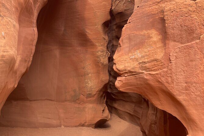 Ligai Si Anii Canyon Tour through Antelope Canyon - In-Depth Look at Ligai Si Anii Canyon Tour