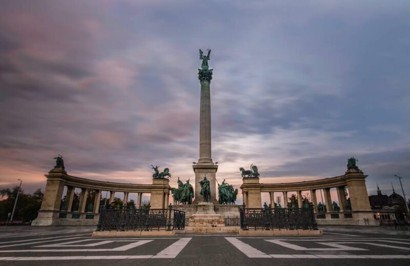 Light up Budapest: Private 2-hour night tour by luxury car - Key Points