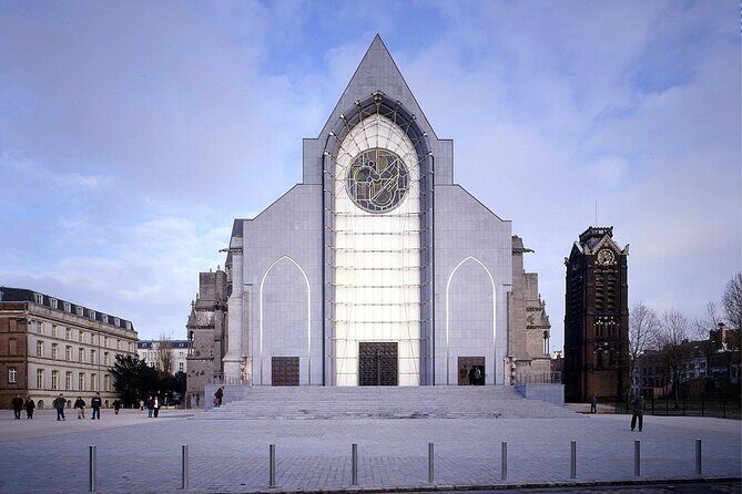 Lille: City Walk with Audio Guide in 7 Languages on your Phone - Exploring Lille’s Highlights and Hidden Corners