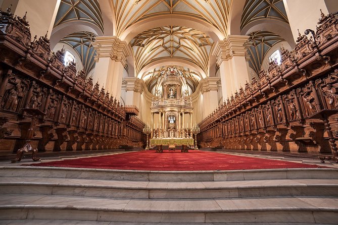 Lima in a Day: City Sightseeing Tour, Larco Museum and Magic Water Circuit - Traditional Peruvian Dining Experience