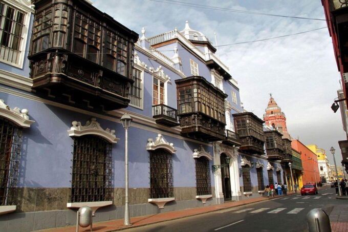 Lima: Panoramic Sightseeing Bus, Walking, and Catacombs Tour - Frequently Asked Questions