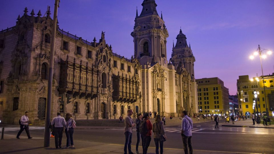Lima: Street Food Tour in the Historic Center - Food and Drink Options