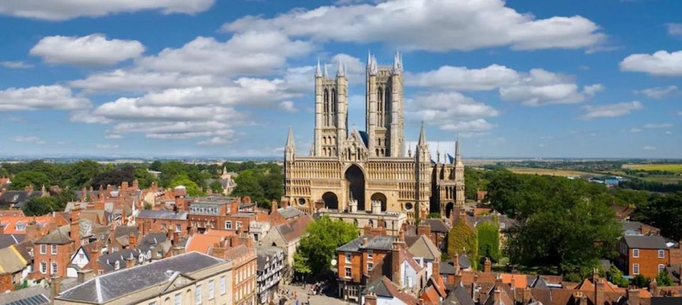 Lincoln: Private Guided Tour/Cathedral, Castle & Magna Carta - Highlights of Lincoln Cathedral