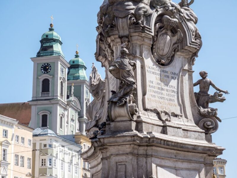 Linz: Churches & Old Town Private Guided Tour - Key Points