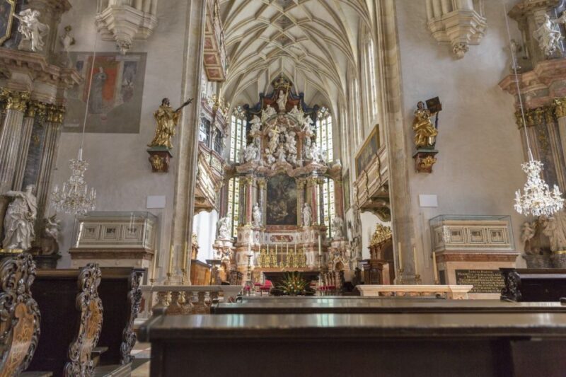 Linz: Churches & Old Town Private Guided Tour - A Thorough Look at the Experience