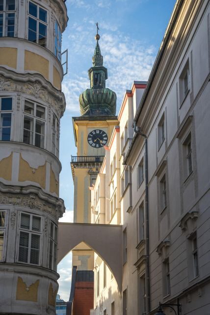 Linz Exploration: Private Walking Tour with Local Guide - Key Points