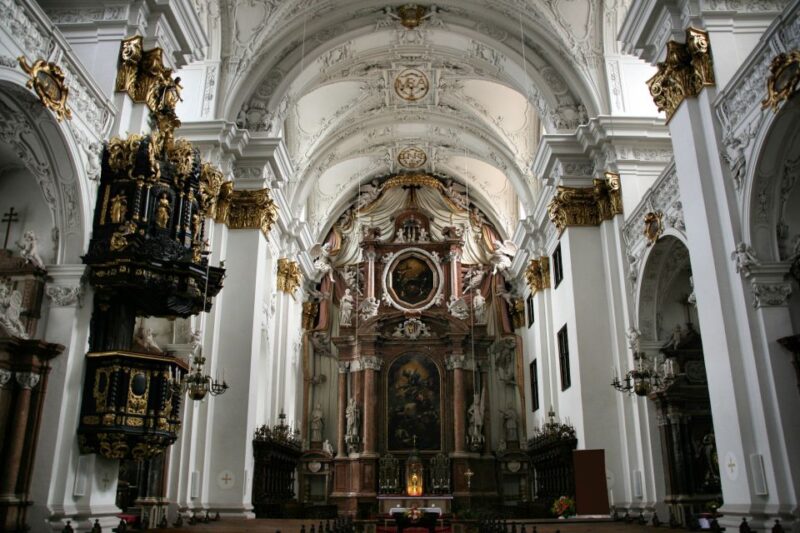 Linz Old Town Highlights Walking Tour With Pöstlingbergbahn - Key Attractions of Linz