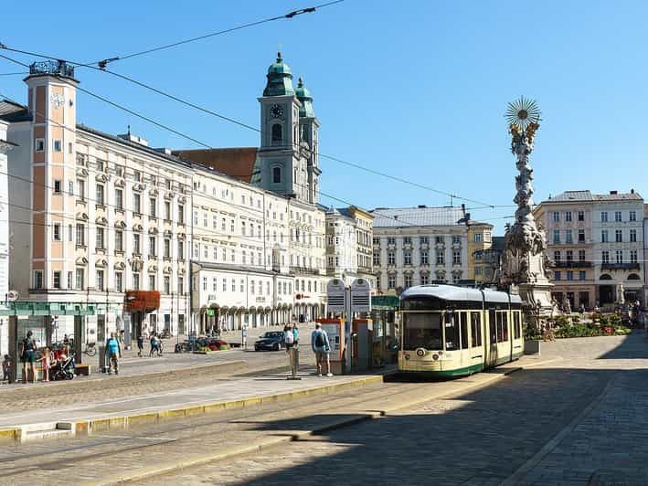 Linz: Private Day Trip to Cesky Krumlov - Key Points