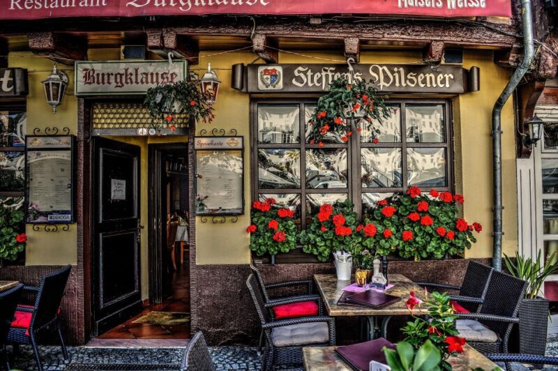 Linz: Private History Tour With a Linzer Cake Tasting - Meeting Point Details