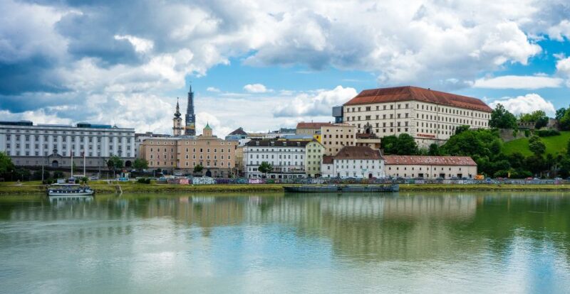 Linz: Private History Tour With a Linzer Cake Tasting - Customer Feedback and Reviews