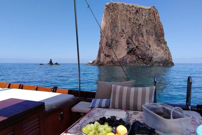 Lipari and Vulcano Private Boat Tour (7 hours) - An In-Depth Look at the Experience